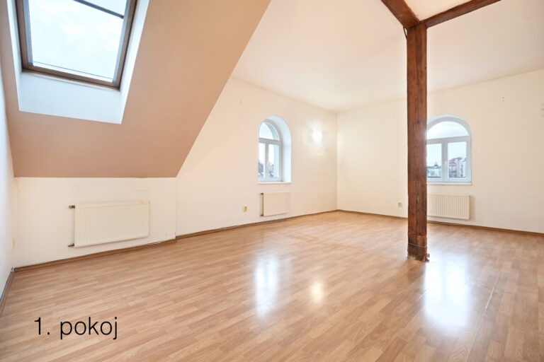 referenční byt v ulici Žitomírská v Praze 10 Vršovice pokoj který byl zrekonstruován firmou Dormitoryprague pro účely spolubydlení a správy nemovitostí ZDARMA