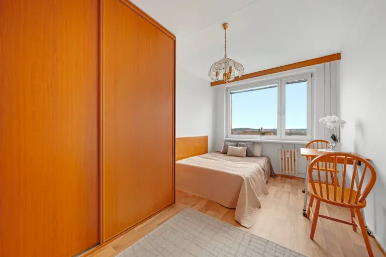 referenční byt v ulici Fantova na Praze Stodůlky, pokoj který byl zrekonstruován firmou Dormitoryprague pro účely spolubydlení a správy nemovitostí ZDARMA