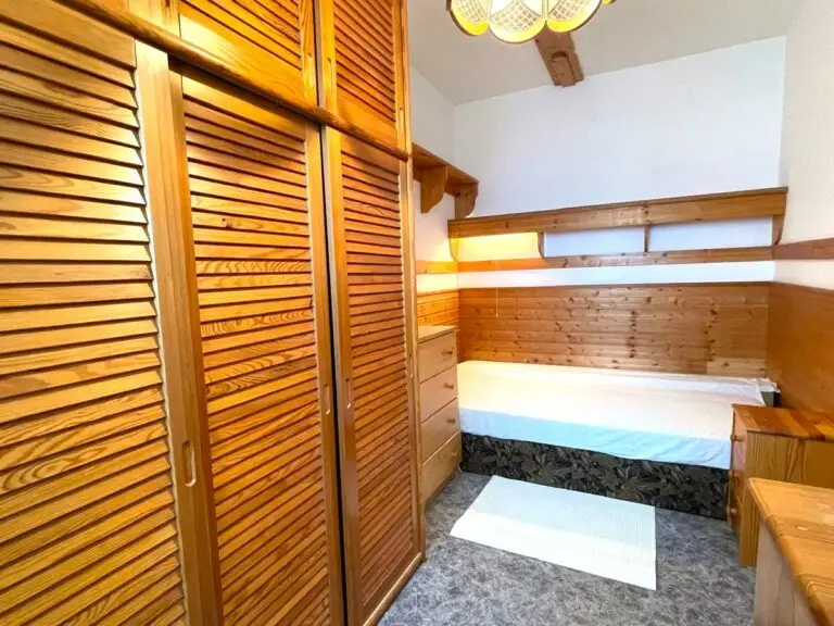 referenční byt v ulici Fantova na Praze Stodůlky, pokoj který je před rekonstrukcí a je nabídnut do správy ZDARMA